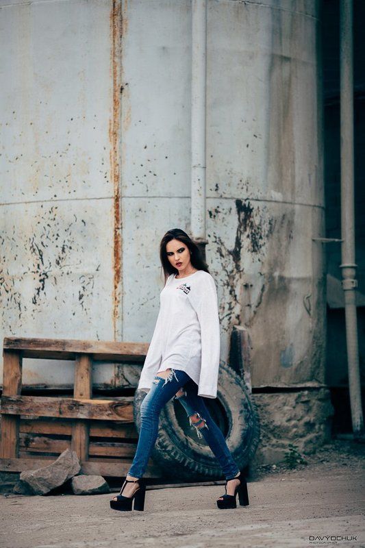 девушка портрет гламур белое  Стройка фото превью