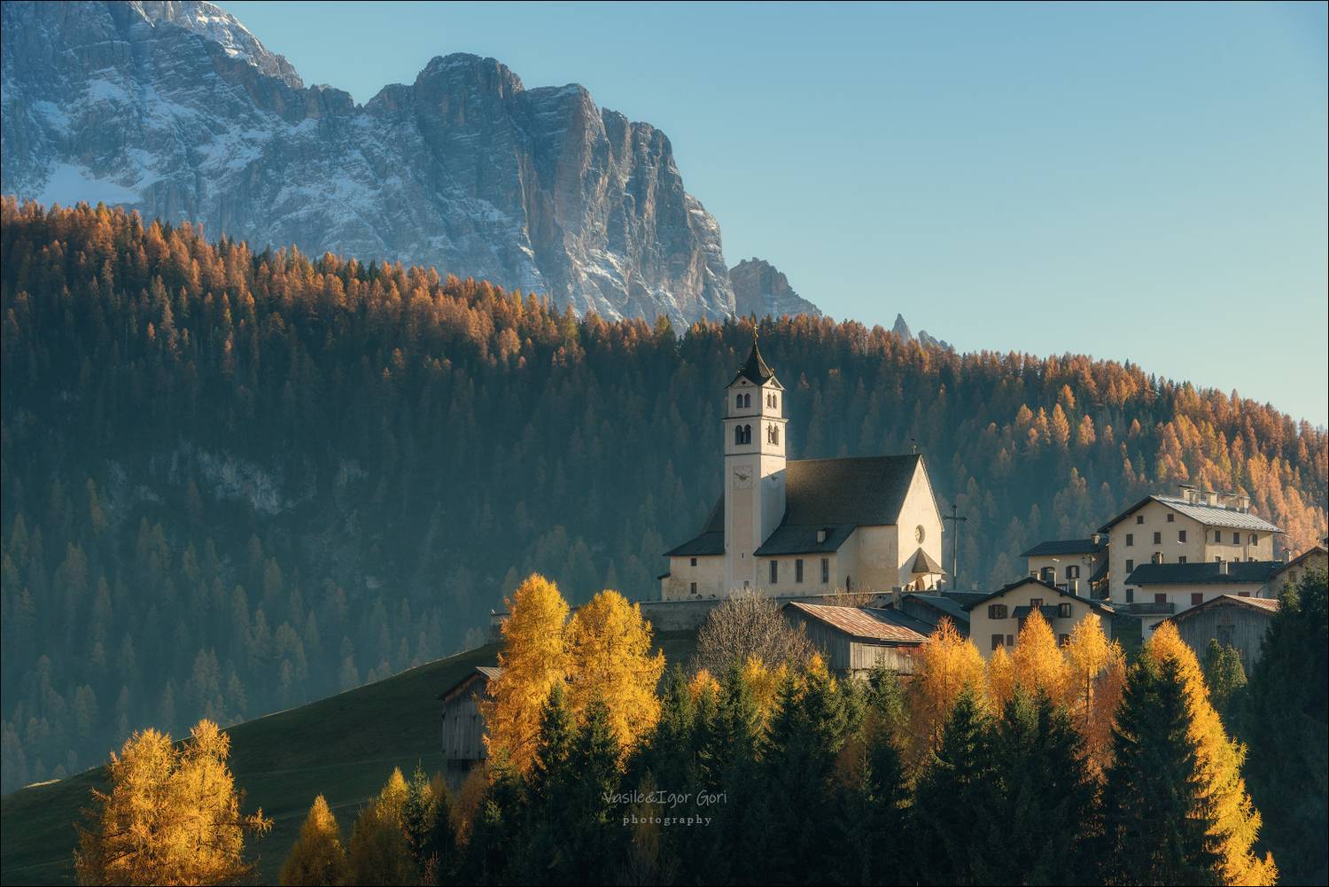 доломитовые, италия, village, осень, mountain, деревня, scenery peak, церквушка, monte pelmo, santa lucia, тени, alps, лиственница, dolomites, свет, selva cadore, church, Василий Гори