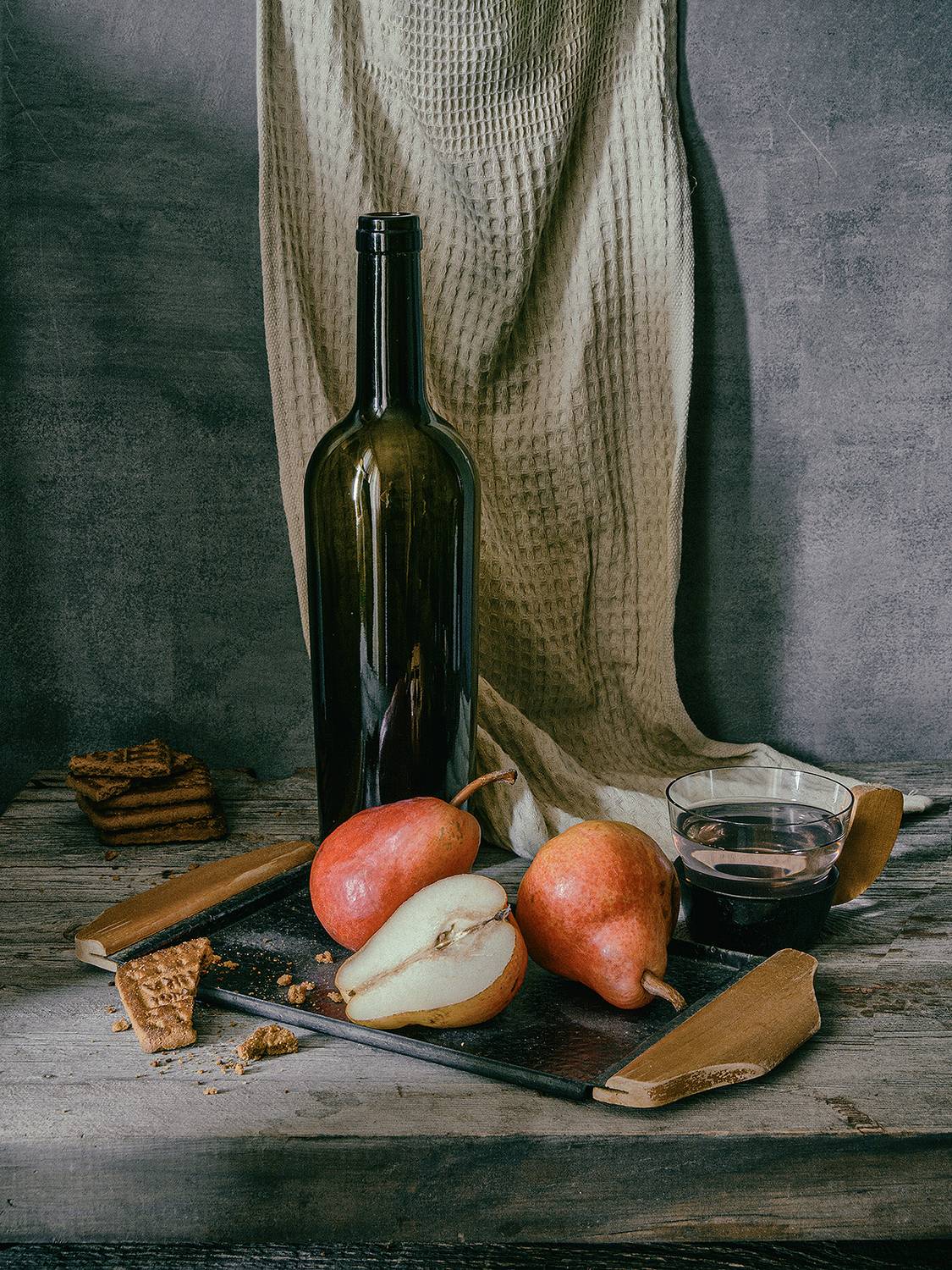 груши, поднос, стакан, подстаканник, печенье, бутылка, Алексей Бычков