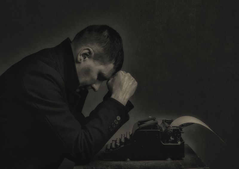 портрет, мужской портрет, монохром, студия Письмо фото превью