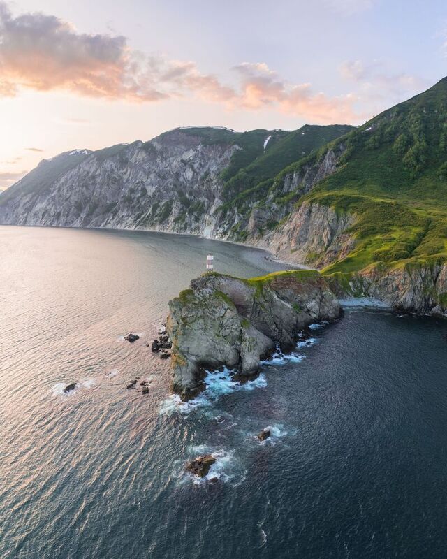 Маяк на мысе Зелёный фото превью