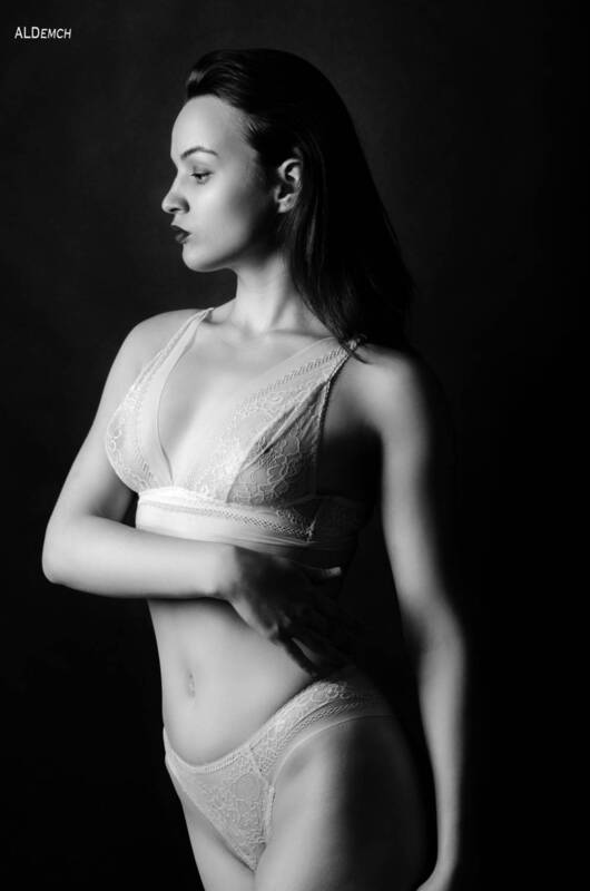 Когда тень становится частью тебя: монохромная элегантность без границ⁠⁠ фото превью