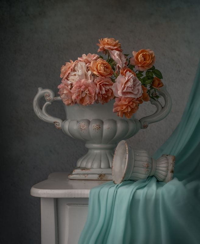 still life, Smoothness, colors, roses, green, vase Smoothness фото превью