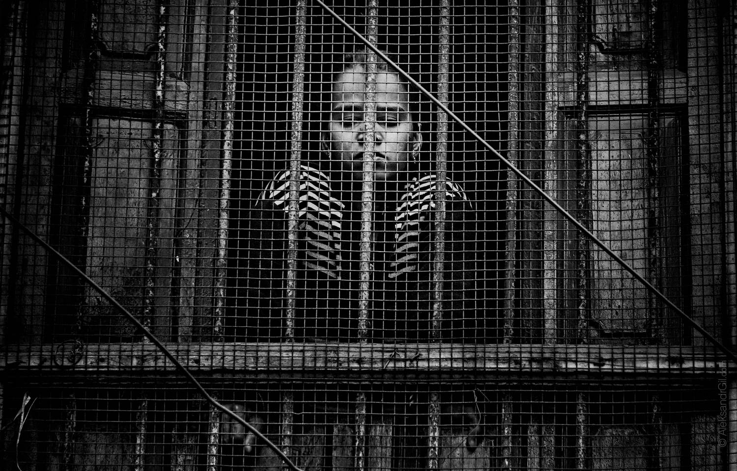 окно, решётка, женщина, варанаси, грусть, тюрьма, Гиль Александр