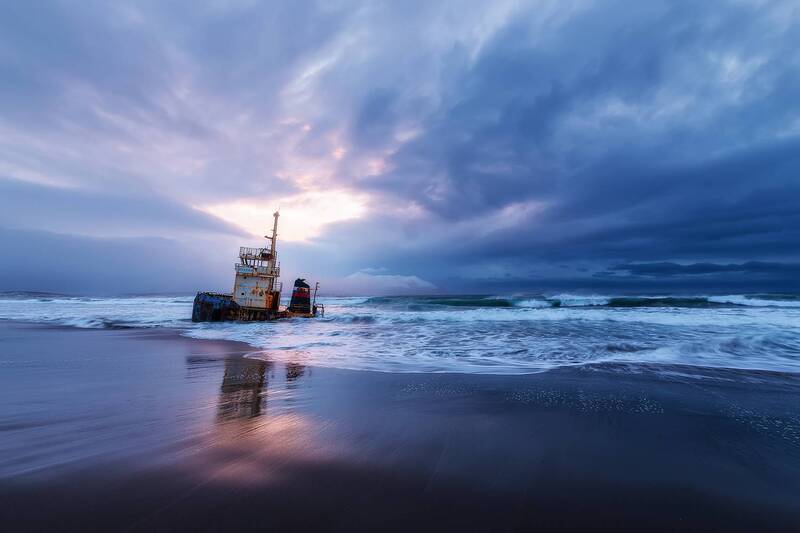 На побережье Тихого океана (Курильские о-ва, о. Итуруп) фото превью