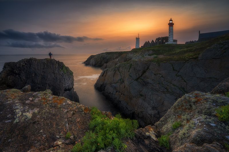 ON THE EDGE OF LIGHT фото превью