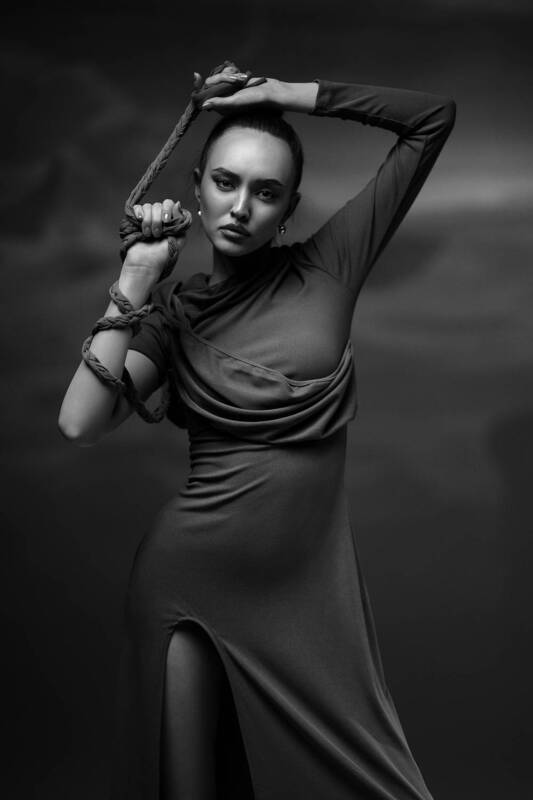 студия, девушка, чб, черно-белое, контраст, свет Лера фото превью