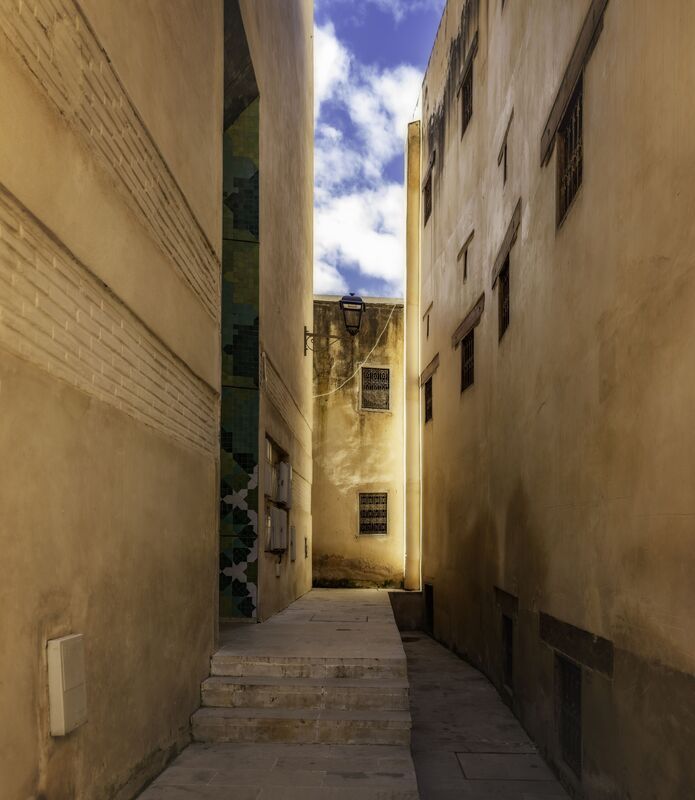 Узкие улочки Феса фото превью