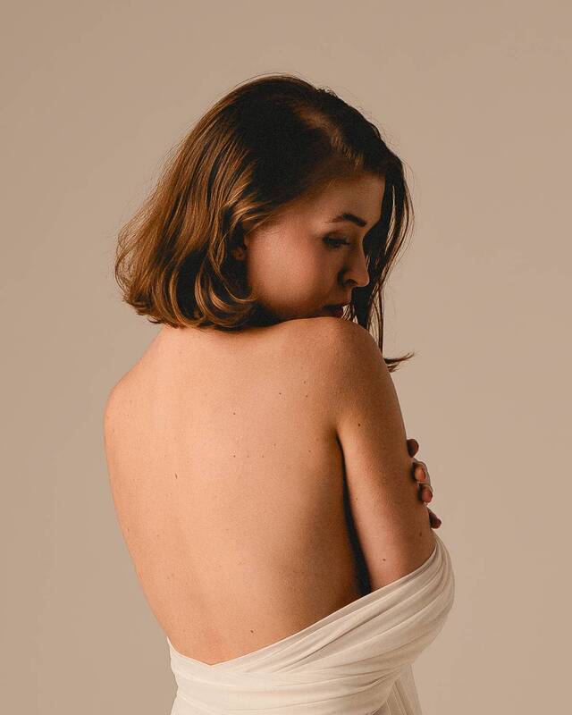 subtle, portrait, model, short hair, back, studio photography, lasfotosdejean Grace фото превью