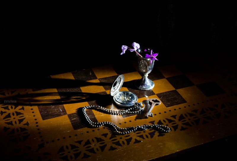 натюрморт, ключ, время, часы Время запертое на ключ фото превью