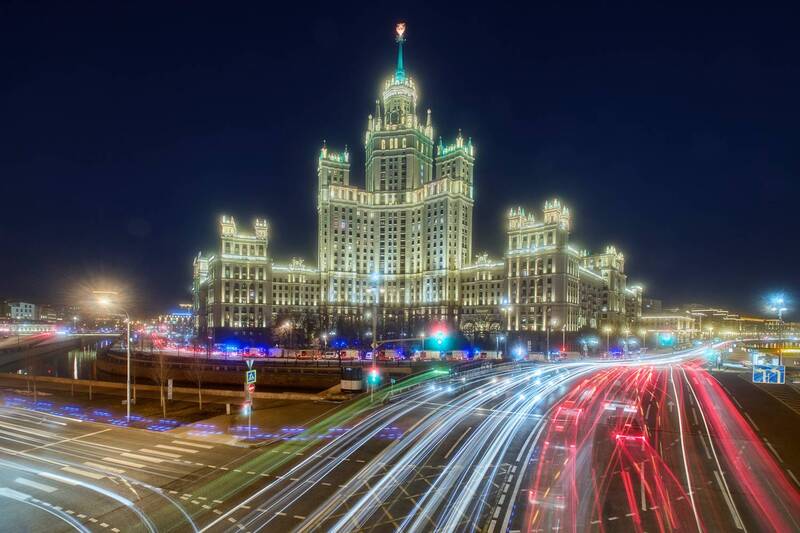 вечер, высотка на котельнической Высотка на котельнической набережной фото превью