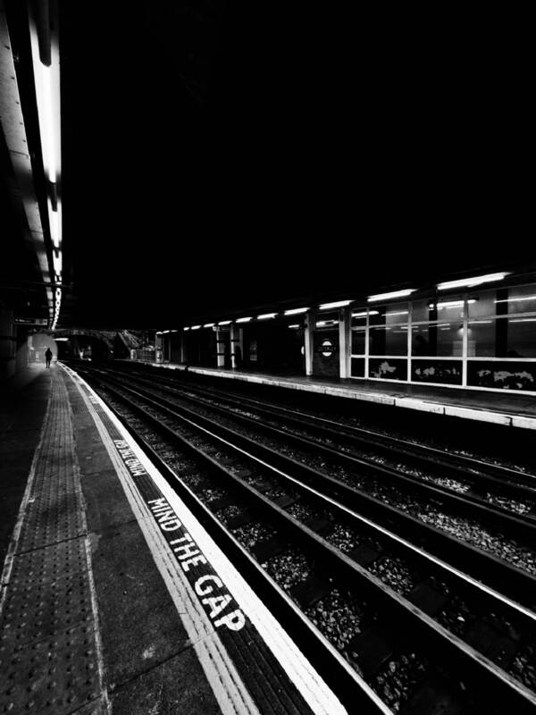 Alone фото превью