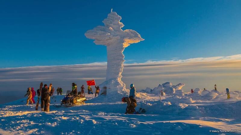 поклонный крест, шерегеш, гора курган, мустаг, горная шория, мороз, зима, сибирь Про Поклонный крест в Шерегеше фото превью