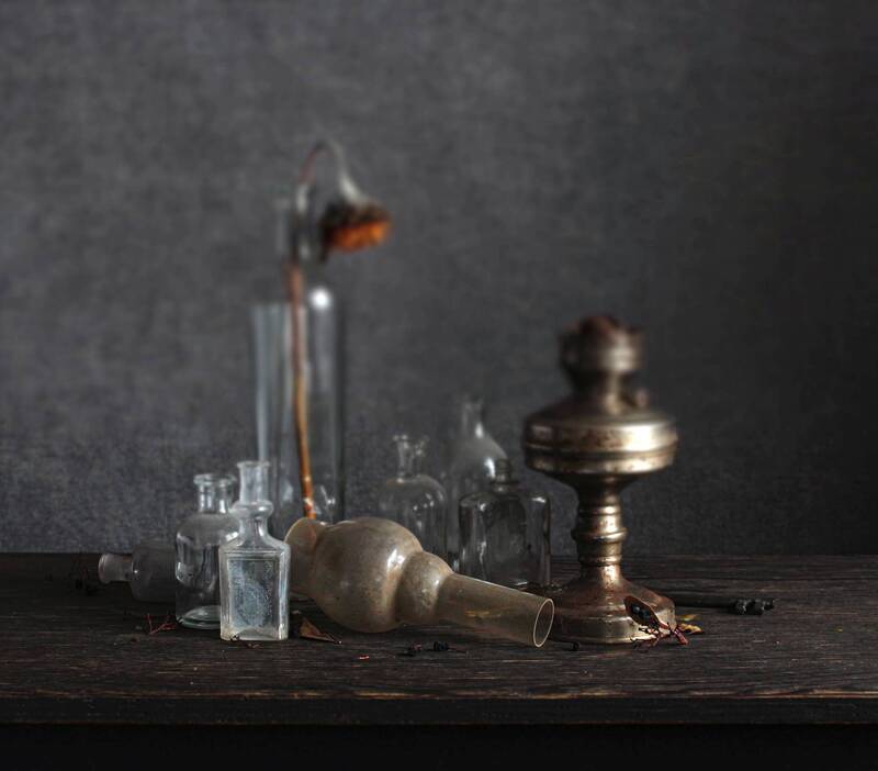 нтюрмор, ласпа, бутылочки, ретро_натюрморт, наталья_казанцева Со старой лампой фото превью