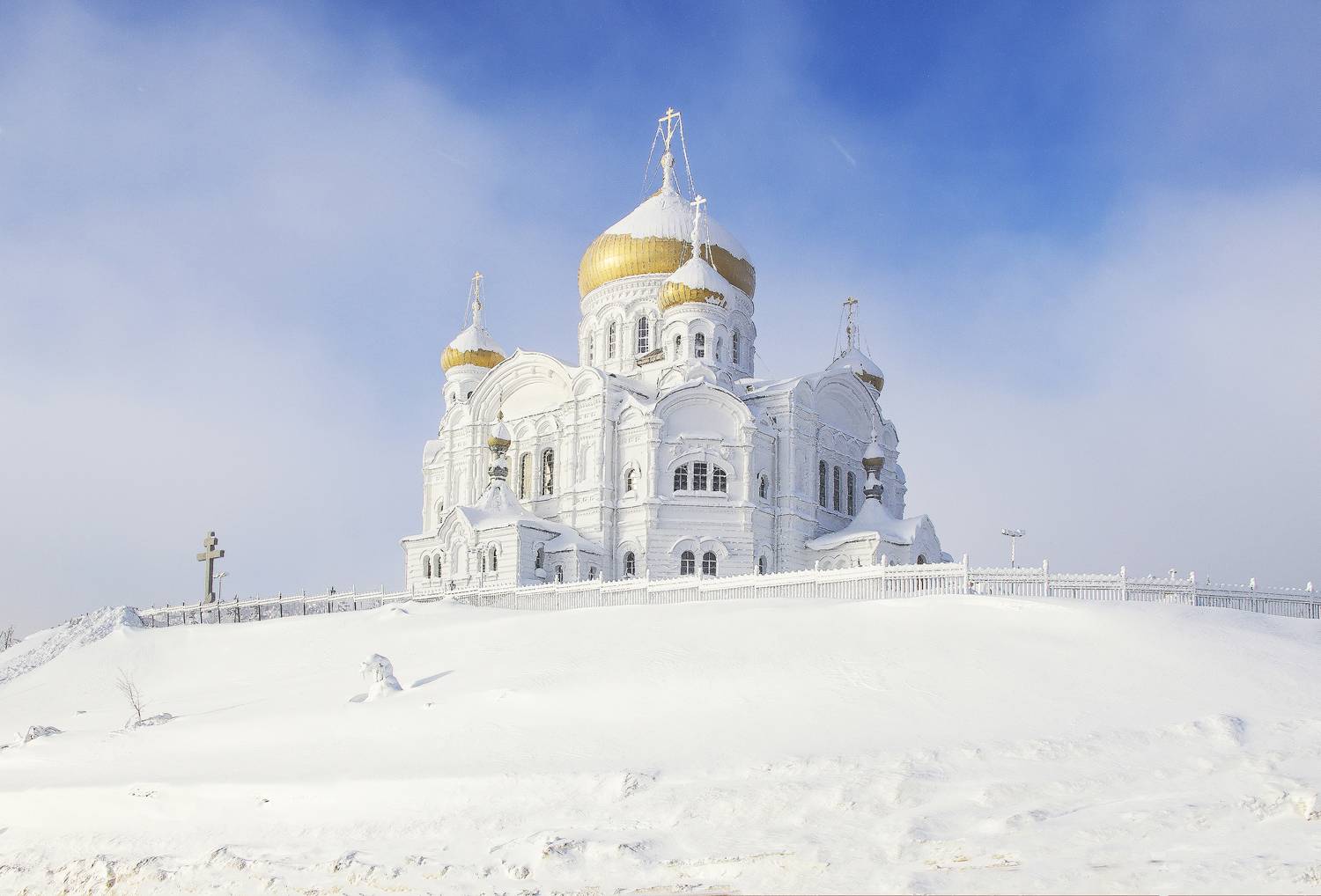 Крестовоздвиженский собор, Свято-Николаевский монастырь, Белая гора, зима, Пермский край, галина новинская