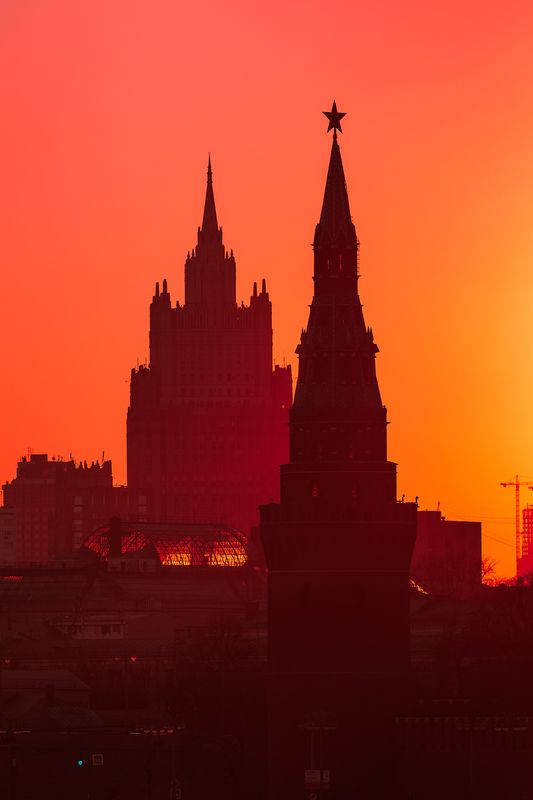 Москва, Кремль, закат, МИД Алый горизонт Москвы фото превью