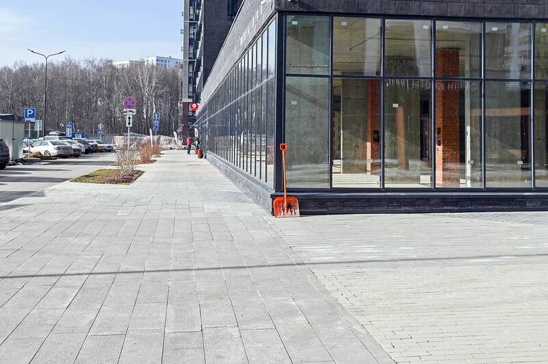 Загрустила лопата фото превью