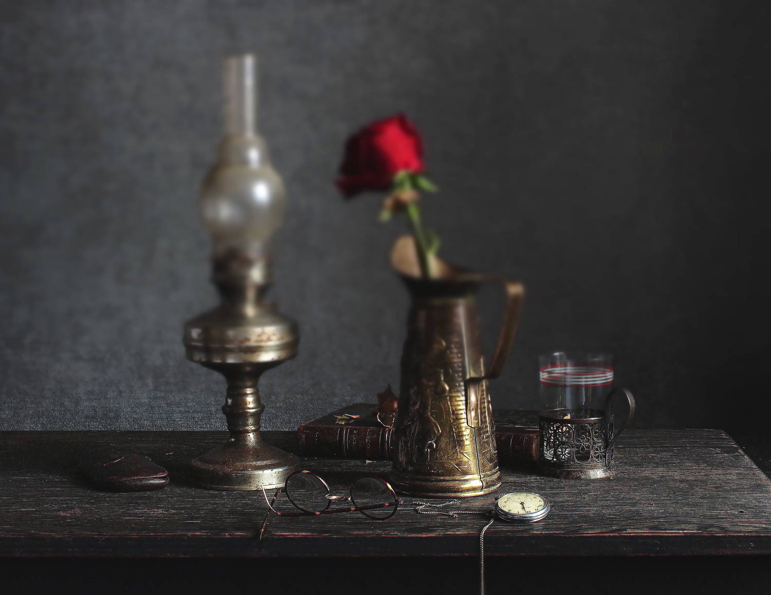 натюрморт, роза, лампа, очки, ретро_натюрморт, наталья_казанцева, Наталья Казанцева