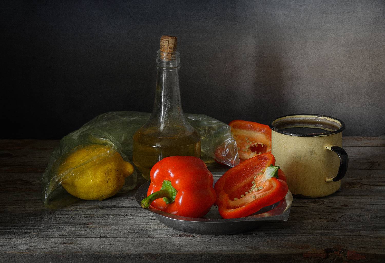 сладкий перец, лимон, кружка, бутылка, тарелка, Алексей Бычков