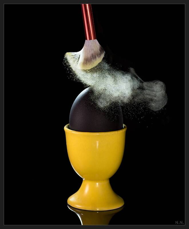 предметка, натюрморт, яйцо, кисточка, пудра Кисточка яйцо пудра фото превью