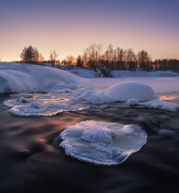 Хрустальный блинчик на перекате фото превью