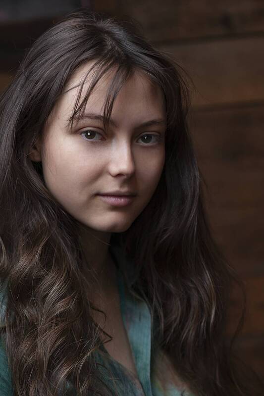 Портрет девушки фото превью