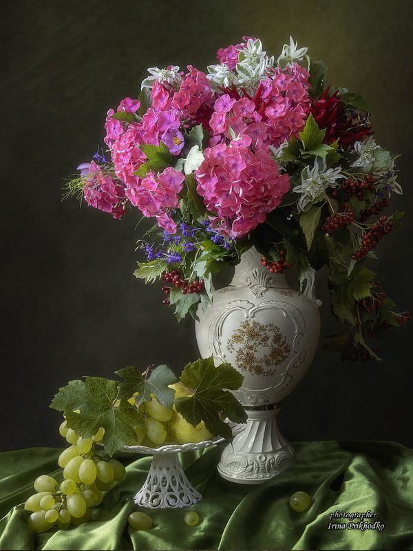 натюрморт, художественное фото, букеты, цветы, фрукты Цветы и фрукты фото превью