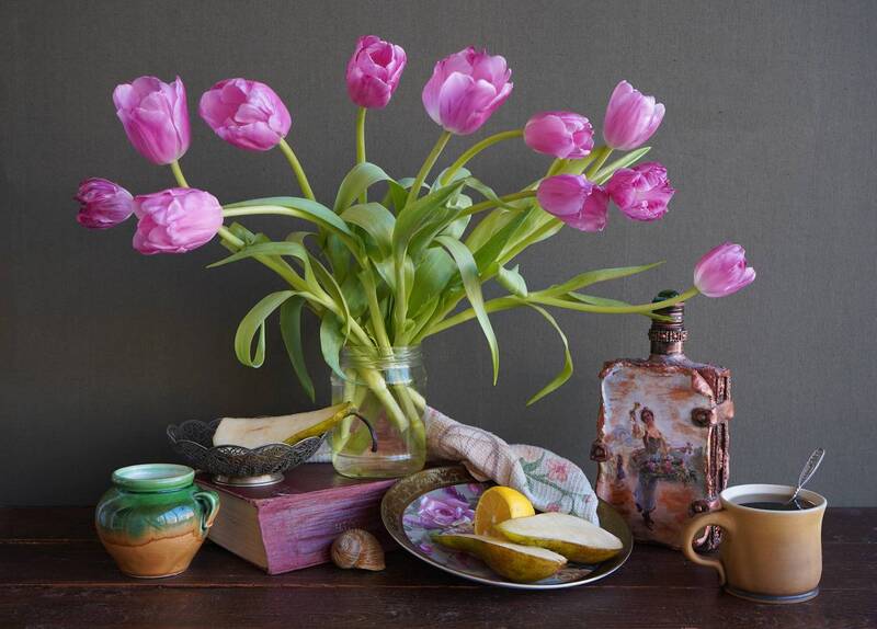 С тюльпанами фото превью