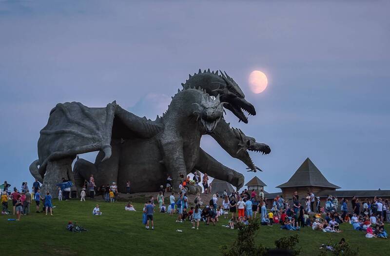 липецкая область, задонск, кудыкина гора, статуя, скульптура, луна Ужин при луне фото превью