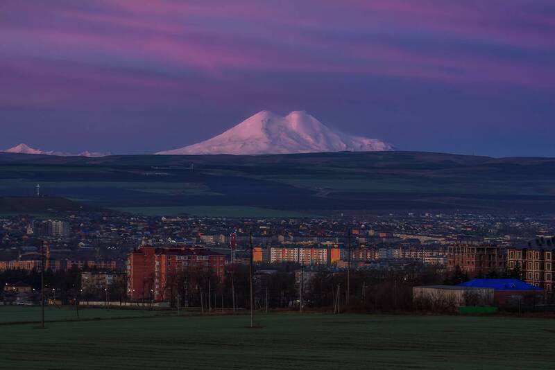 кавказ, кавказские минеральные воды, кмв, ессентуки, эльбрус, город под горой, городской рассвет, рассвет в городе, утренний город Раннее утро в городе под горой фото превью