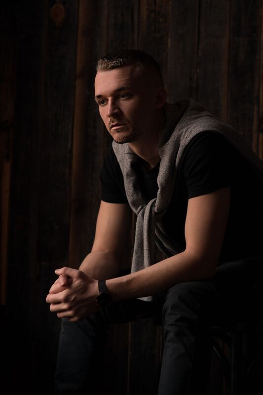 мужской портрет, портрет, студийный портрет, фотограф спб, низкий ключ Александр фото превью