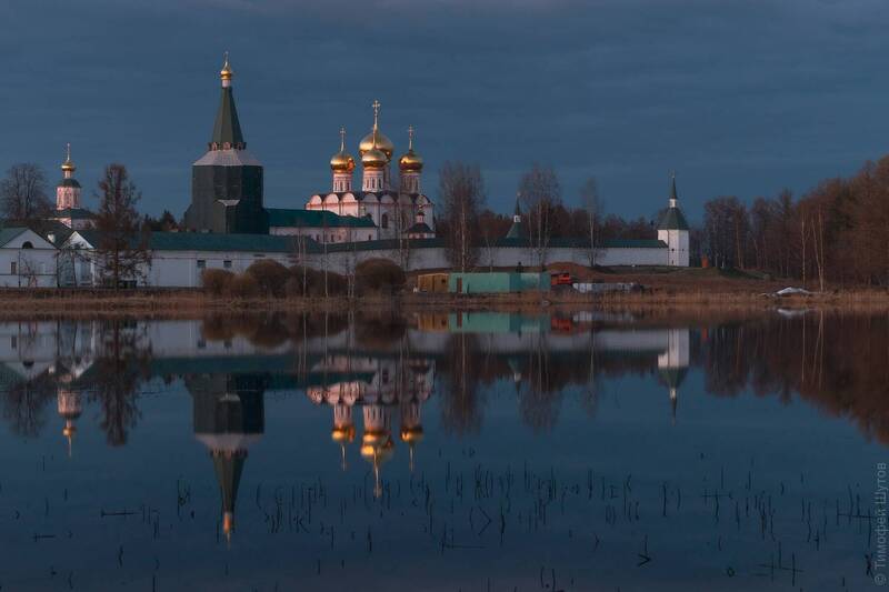 валдай Невыносимо тихая ночь с видом на первую открытую воду этого года и спокойную Иверскую обитель фото превью