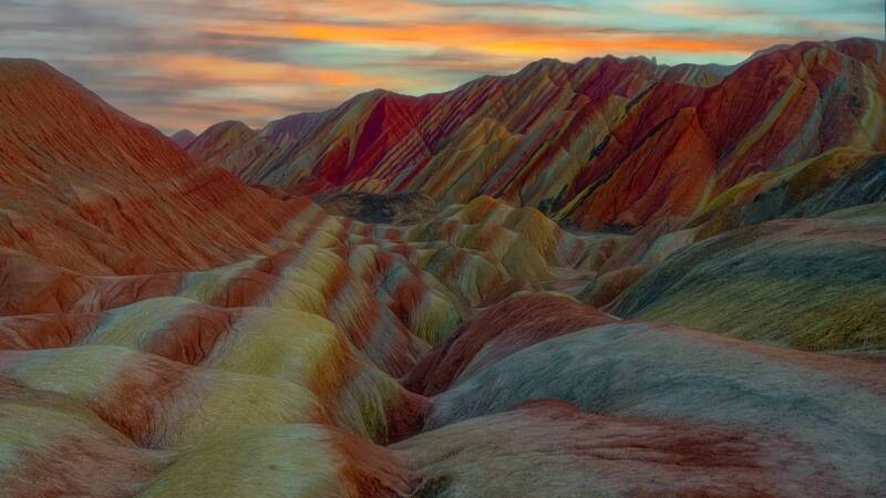 Радужные горы фото превью