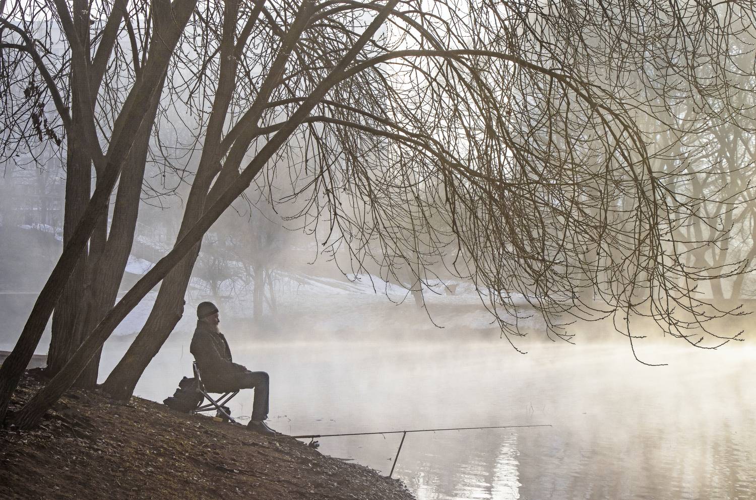 киров, парк им.кирова, пруд, рассвет, утро, туман, весна, рыбак, галина новинская