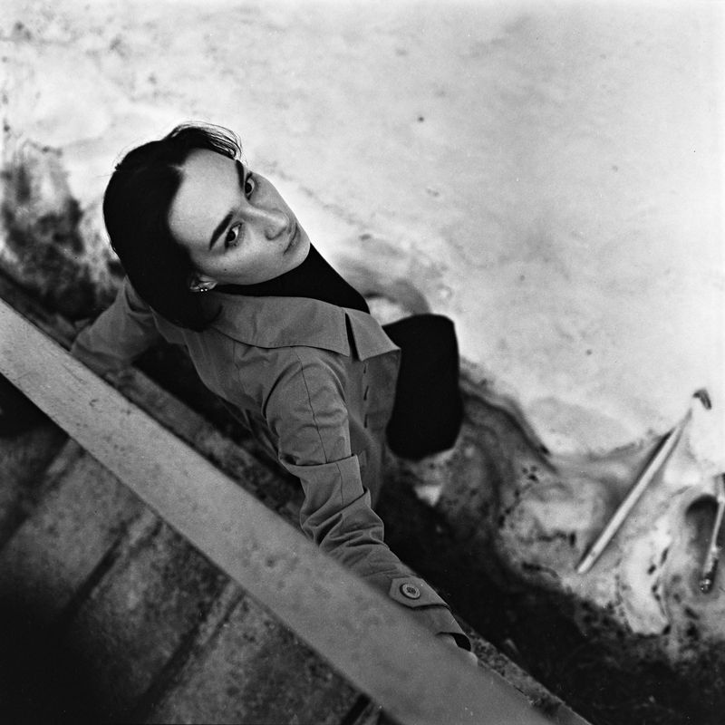 портрет, женский портрет, портрет на пленку, пленка, монохром, портрет девушки, чернобелый портрет, черное и белое, portrait, woman portrait, film, film portrait, natural light, bnw, black and white, портрет на улице, индустриальный портрет, на улице, por Parting фото превью