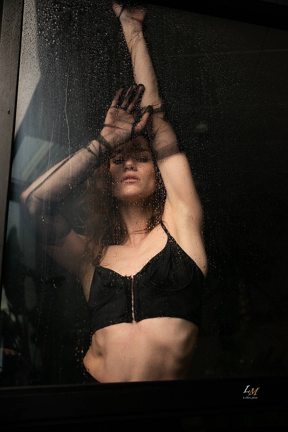 концептуальное, женский портрет, арт портрет, чувственность, дождь, стекло, капли, за стеклом, окно, отражение, настроение, драматический свет, полумрак, эмоция, напряжение, хрупкость, женственность, атмосферный портрет, будуар, fine art, Маркачев Леонид