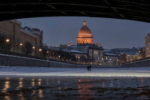 Под Поцелуевым мостом