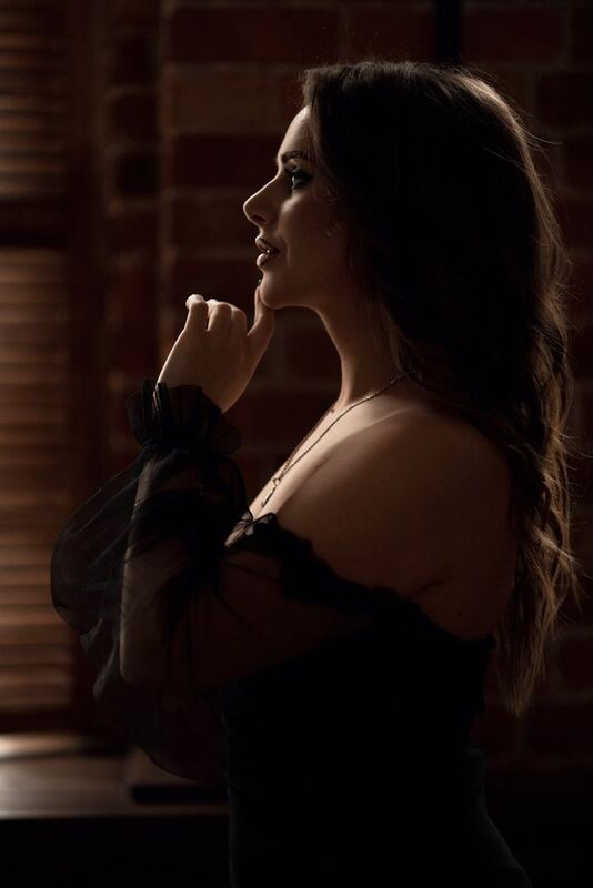 Женский портрет, девушка, красавица, портрет, студийный портрет, студийная съемка, низкий ключ, красивая девушка, фотограф спб, фотосессия в студии Татьяна фото превью
