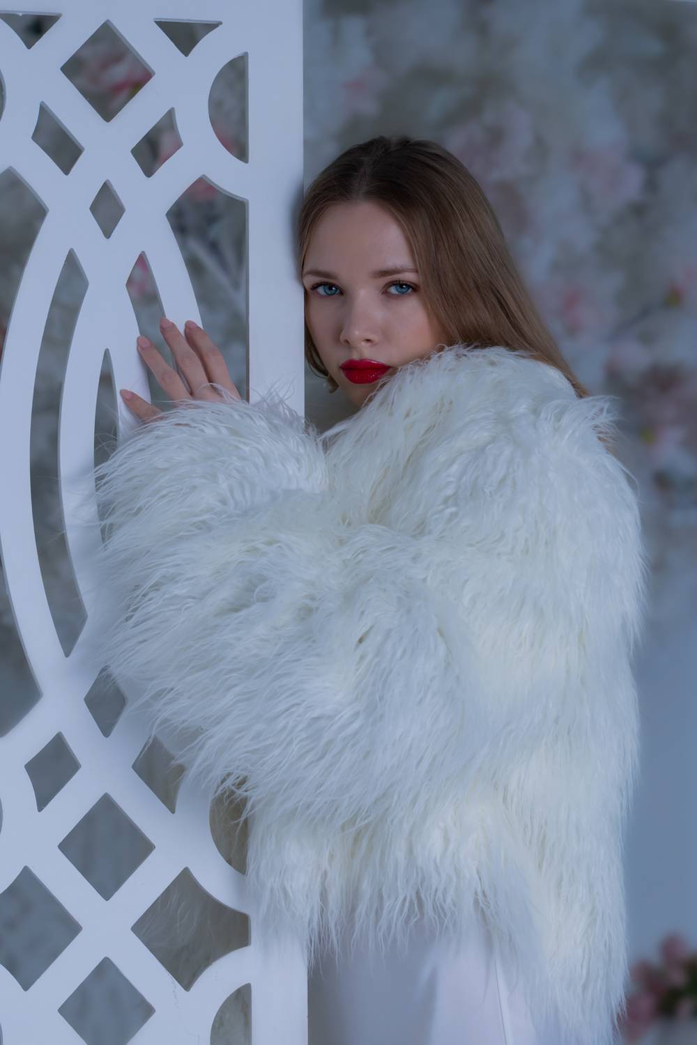 красивая девушка, белый цвет, шубка, гламур, Герцен Наталья