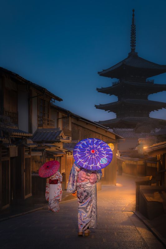 Shadows from the past фото превью