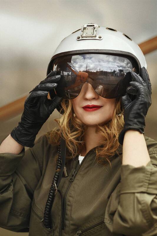 жанр, портрет, женский портрет, авиация, пилот, летчик, самолеты, постановочное фото Девушка-авиатор фото превью