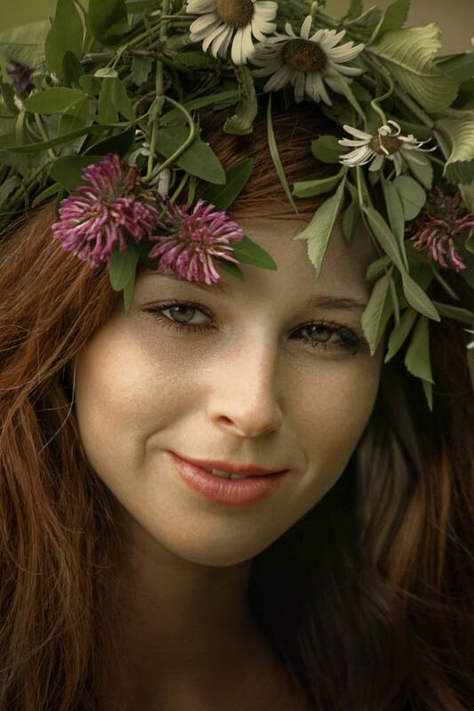 Портрет в поле фото превью