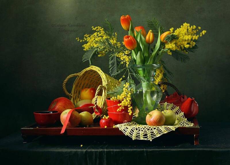 Весенние мотивы с мимозой и тюльпанами фото превью