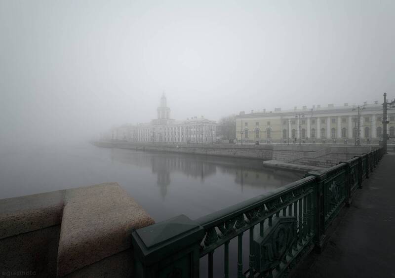 санкт-петербург, спб, нева, дворцовый мост, кунсткамера, университетская набережная Туманный Петербург в невский ледоход - Кунсткамера фото превью