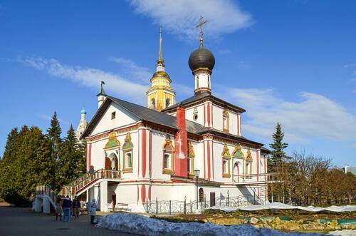 Коломна. Троицкий храм Ново-Голутвина монастыря.