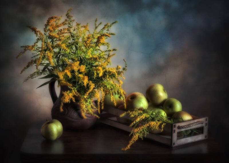 осень, цветы, фрукты из прошлой осени.. фото превью