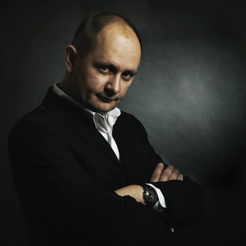 His job is listening фото превью