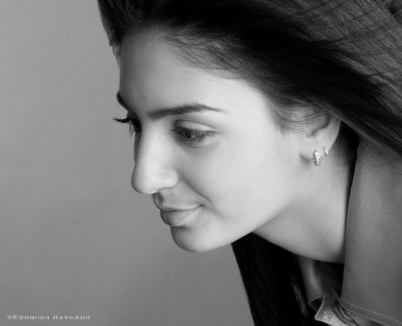 портрет Девушка-ветер фото превью