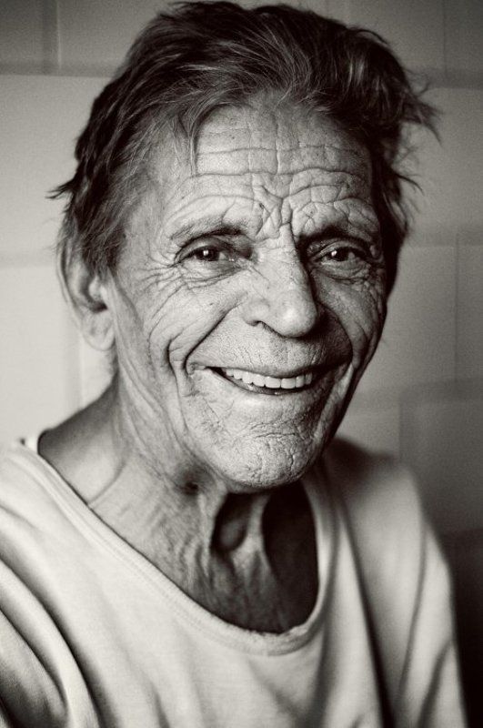 Happy фото превью