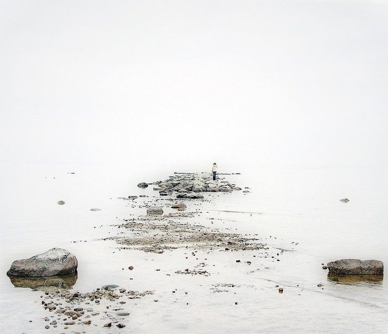 камни, дымка, залив Вглядываясь в даль... фото превью